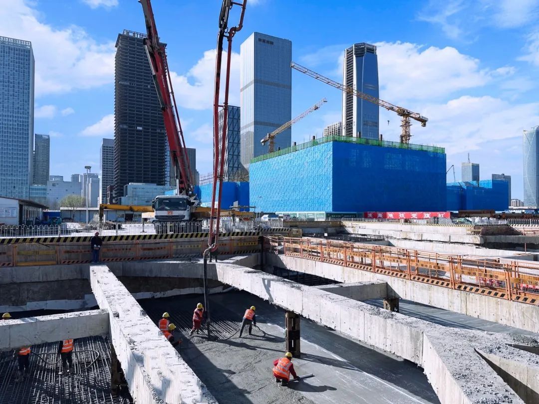 天津泰达控股：天津轨道交通Z4线首个地下标段主体结构顺利完成