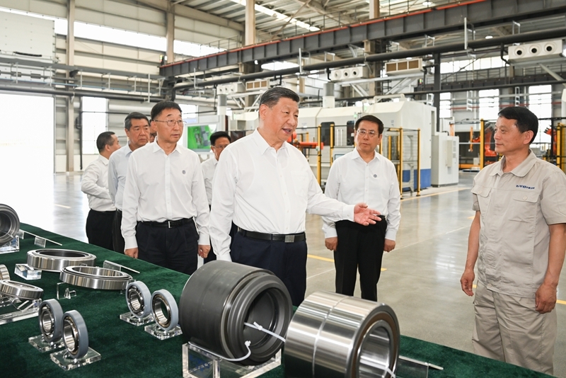 习近平在河南考察时强调：坚定信心推动高质量发展高效能治理<br>奋力谱写中原大地推进中国式现代化新篇章