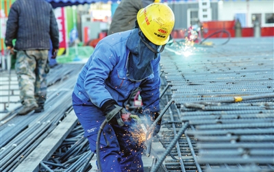 三个领先 地铁新年“加速跑”